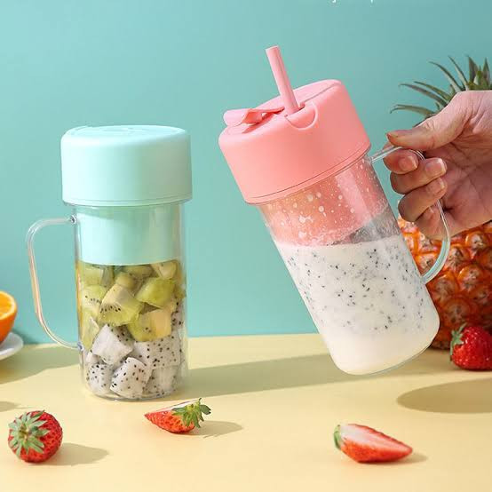 Portable Juicer Cup Portable Blender Small Size Blender Mixer Rechargeable Fruit Juicer for Kitchen Office Travel